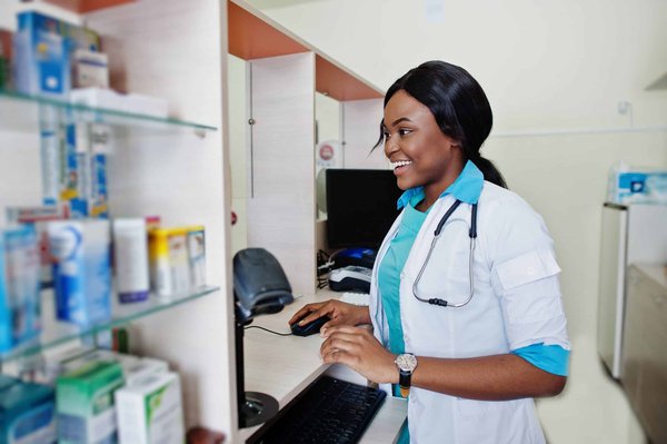 Pharmacie de garde : découvrez le parcours pour devenir pharmacien