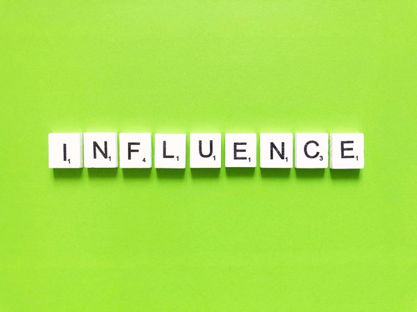 Comment la musique classique influence-t-elle la musique moderne ?